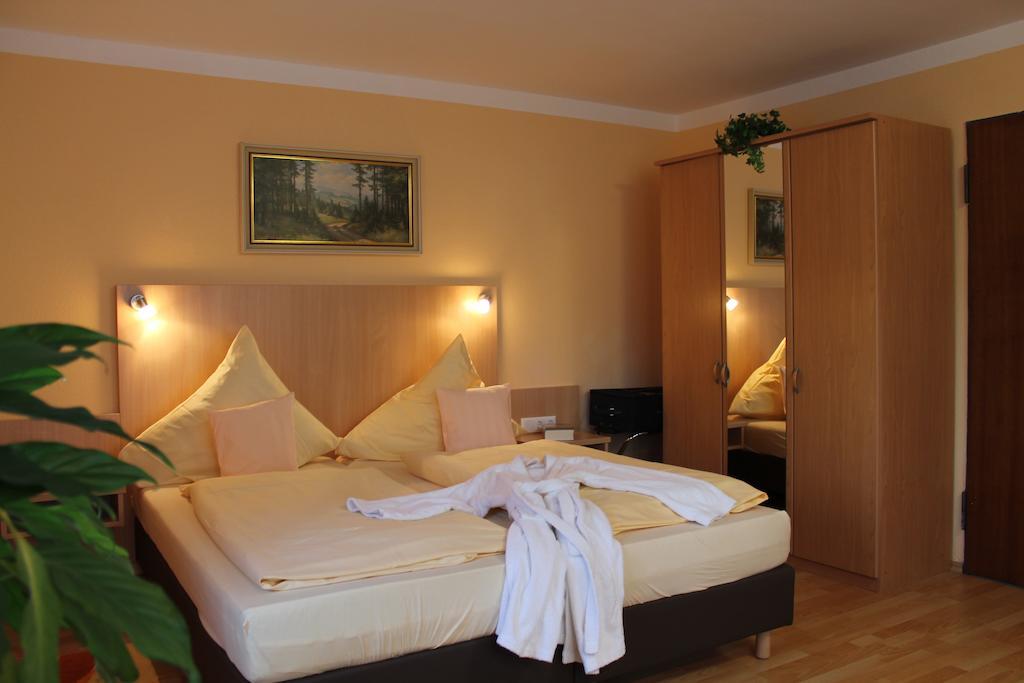 Hotel Brigitte Bad Krozingen Room photo